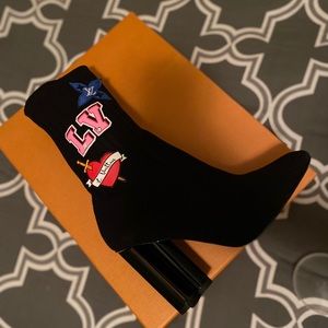 Louis Vuitton size 38